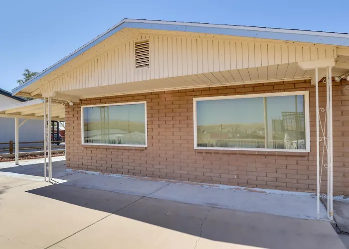 Riverfront Bullhead W/ Mountain Views! Villa Bullhead City