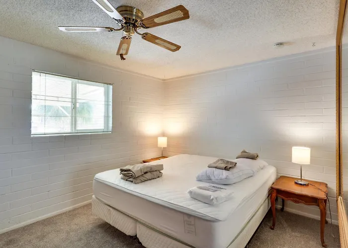 Riverfront Bullhead W/ Mountain Views! *