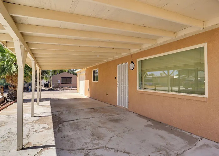 Villa Riverfront Bullhead W/ Mountain Views!